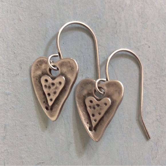 New Sundance Charm heart Earrings - Picture 1 of 10